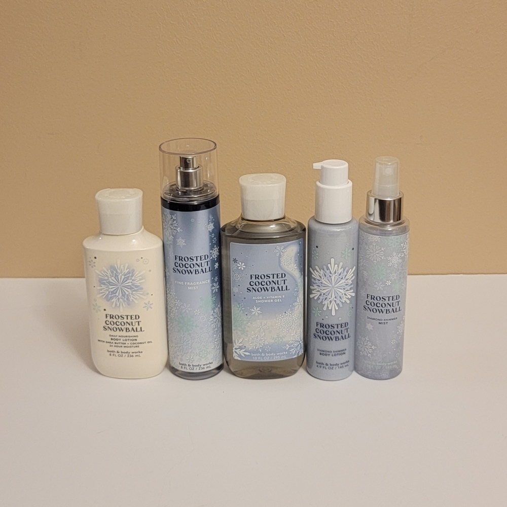 Bath & Body Works "Frosted Coconut Snowball" Set